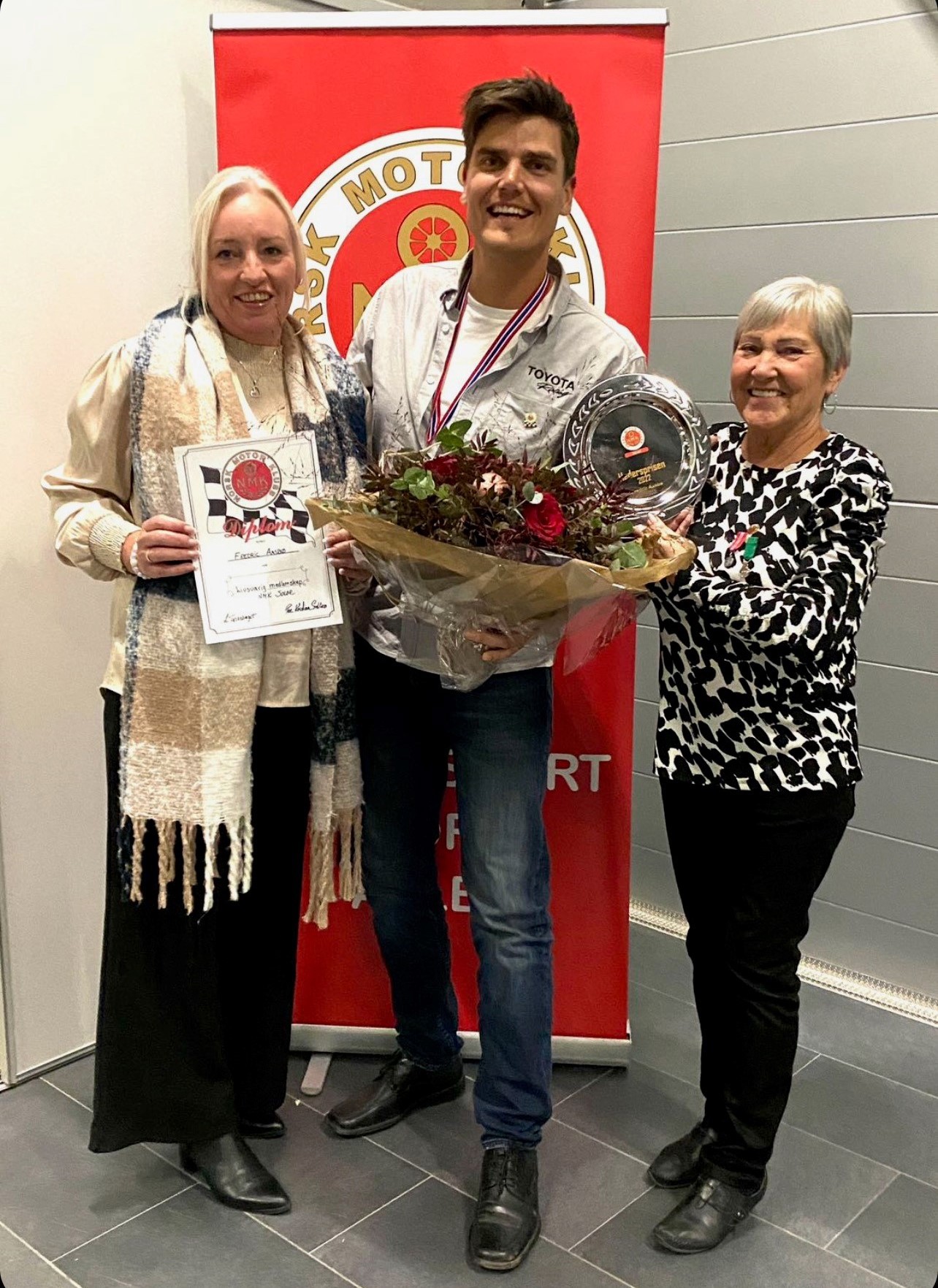 Fredric Aasbø mottok NMK's førermerke i gull