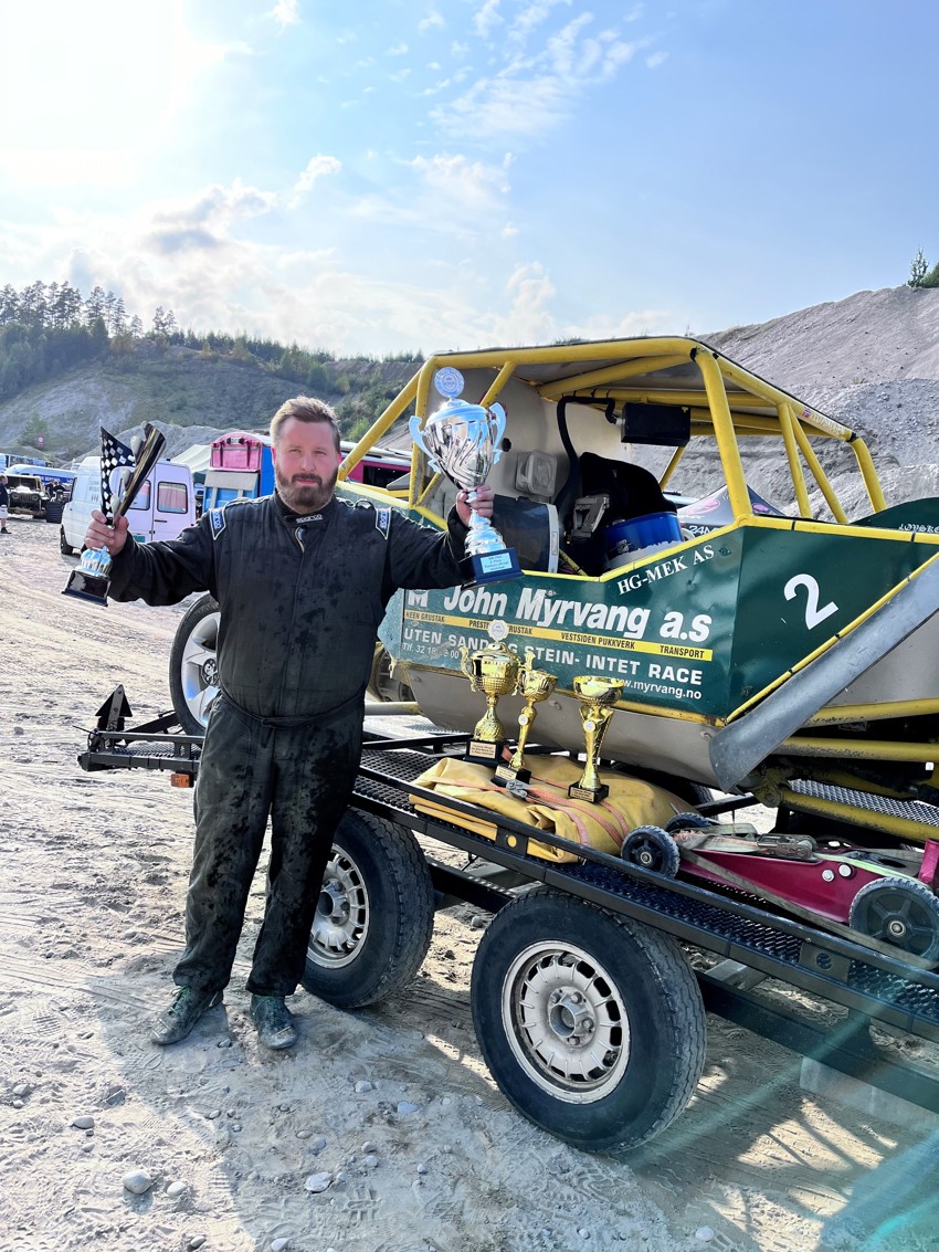 Pressemelding: 2 plass i NM og VM på Løvskogen